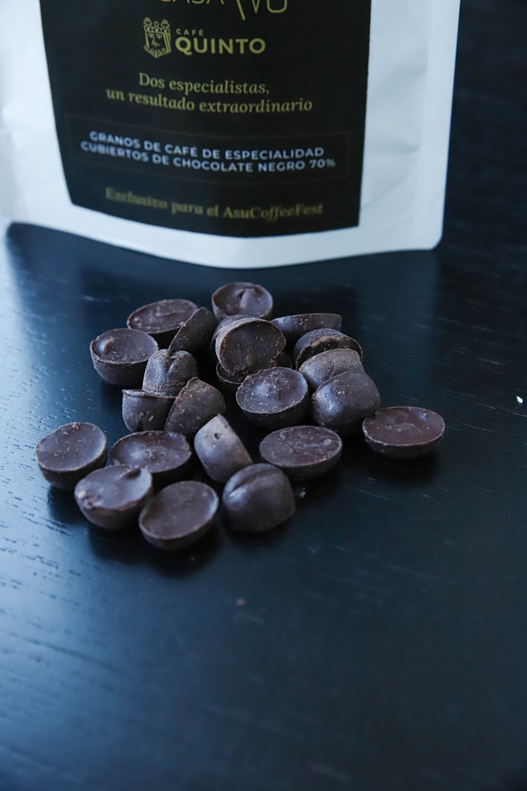 
                  
                    Granos de Café de Especialidad cubiertos de chocolate
                  
                